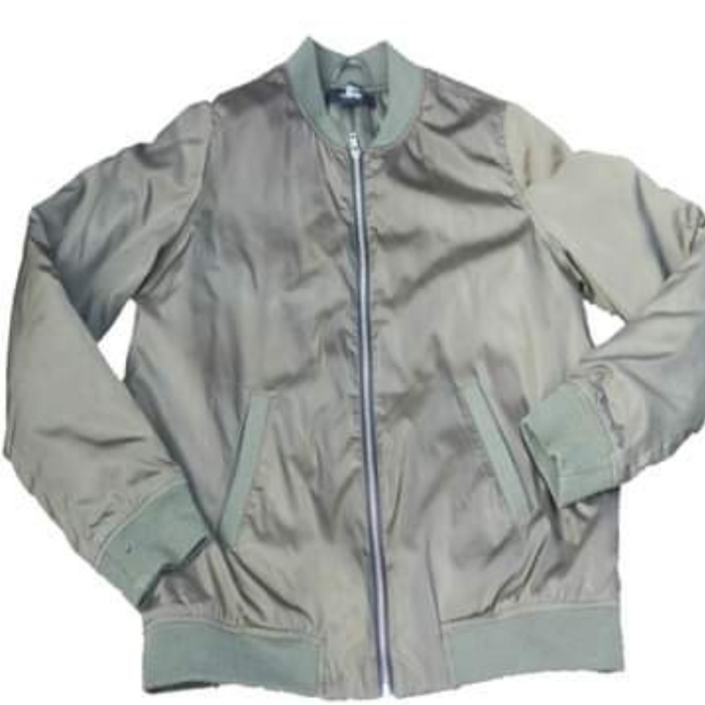 DECENT CONDITION : FOREVER 21 OLIVE  BOMBER JACKET